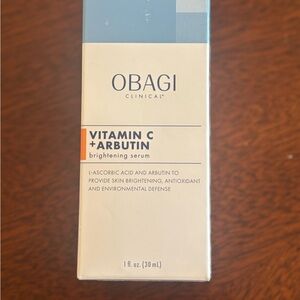 Vitamin C + Arbutin Brightening Serum - Blue